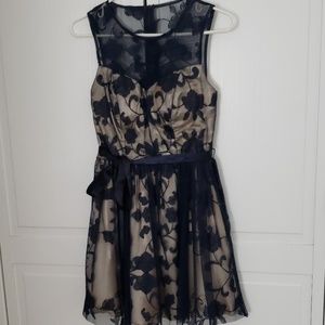 B. DARLIN Size 3/4 dress